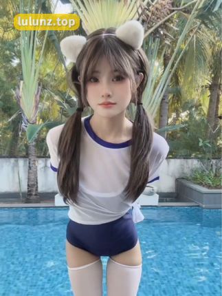 乔富贵微密圈作品资源性感白色连衣裙惊艳，亮相颜值备受赞美