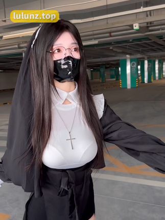 桂芬坐拍/桂芬baby微密圈图片照片资源,时尚与自然的完美融合