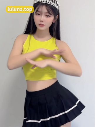 萱萱很甜(萱福晋)微密圈作品资源,充满快乐与幽默给你温暖的笑容
