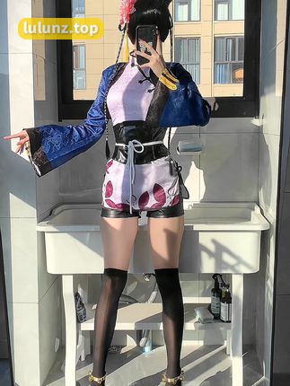 不吃瑜丸啊抖音微密圈作品穿搭大比拼，谁更吸睛