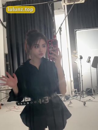 兔子吃饱了吗微密圈照片资源分享，欢迎获取ID近距离欣赏她的作品