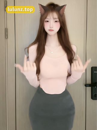 剁椒芋头UNI微密圈作品资源照片赏析，漫步花海散发出迷人的气息