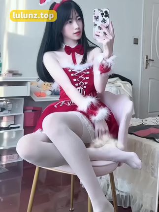 抖音颉颉与猫微密圈作品展示，完美身材与迷人颜值的时尚