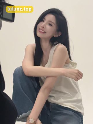 李嘉欣97微博男朋友首次曝光,她的爱情生活备受关注