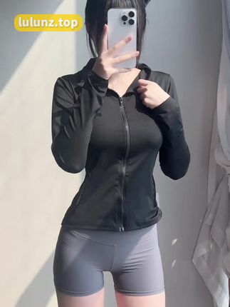 红人清提微密圈作品资源展示，迷人身材与个性穿搭完美融合