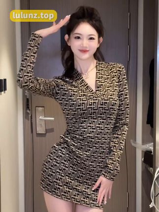 抖音时尚美女粥粥酱微密圈资源发布，网友赞叹不已