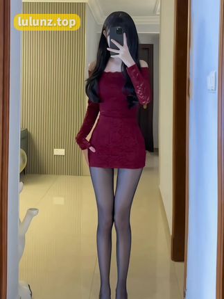 猫梨梨cc微密圈嘉宾付费资源，白色亚麻衫碎花长裙穿出小而美的生活品味