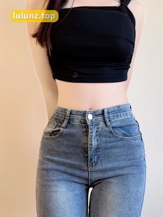 红人清提微密圈作品资源展示，迷人身材与个性穿搭完美融合