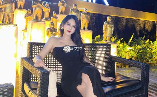 艾拉·isla微密圈作品牛仔裤资源展示，引发关注和热议